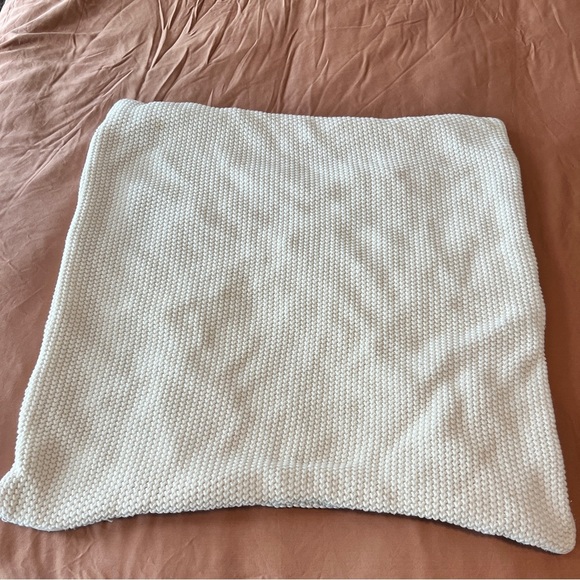 Pottery Barn Cream Needle Waffle Weave Pillow Covers (2) 26x26” - Picture 5 of 12